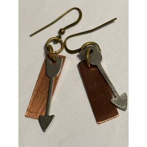 Cute ARROW DANGLING EARRINGS GOOD CONDITION